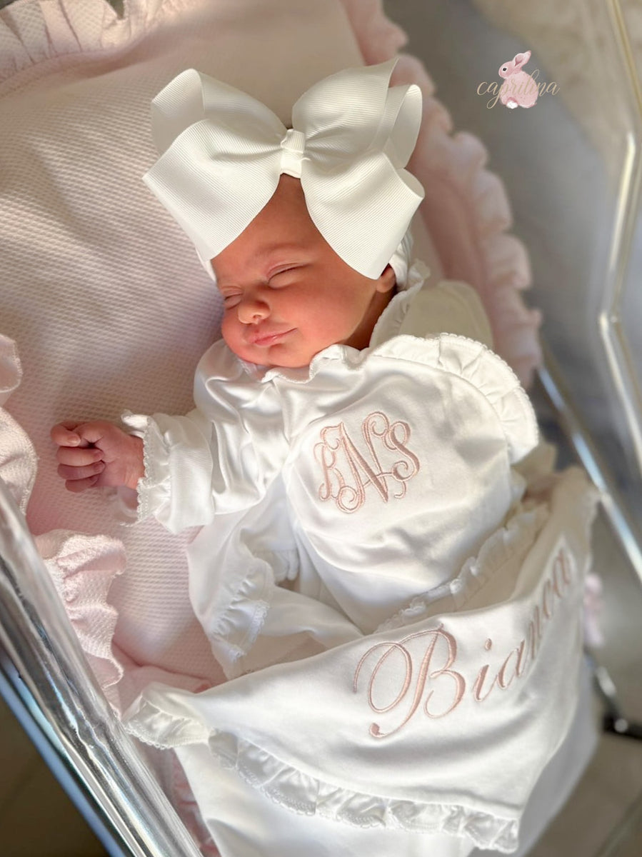 newborn coming home dresses White Ruffle Outfit for Baby Girl NB / FOOTIE BLANKET BIB HAT hospital discharge Size:4X-Large/20-20.5 Neck/36-37 Sleeve Sequin Strapless Feather Midi gifts-for-you